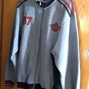 Mondetta Resort Whistler, Canada zip up